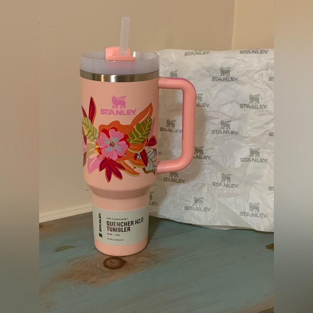 NEW THE MOTHER’S DAY QUENCHER H2.0 FLOWSTATE™ TUMBLER | 40 OZ | 1.18 L